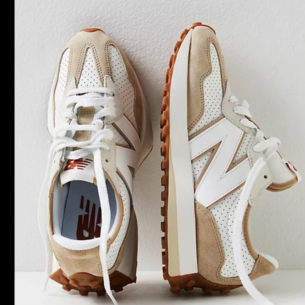 Free People x New balance 327 collab Size 8